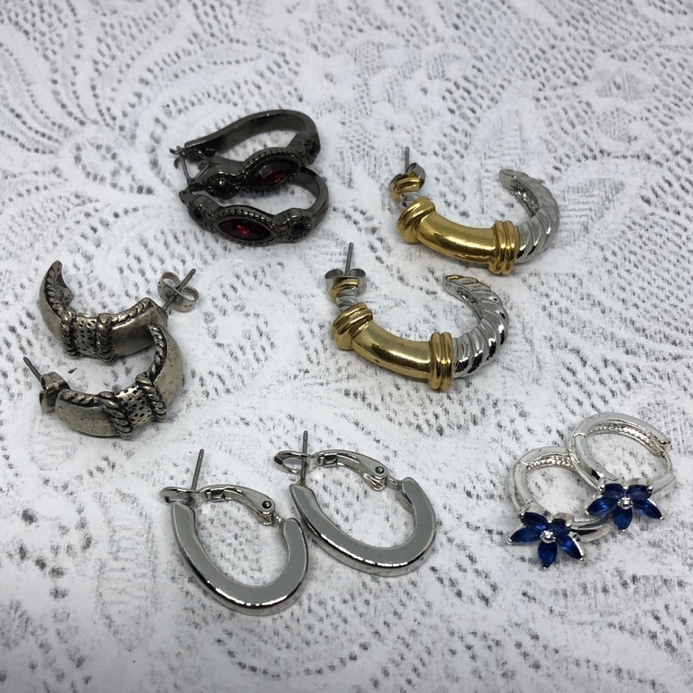 BUNDLE lot 5 trendy fashionable hoop & half hoop earrings variety mixed colors.